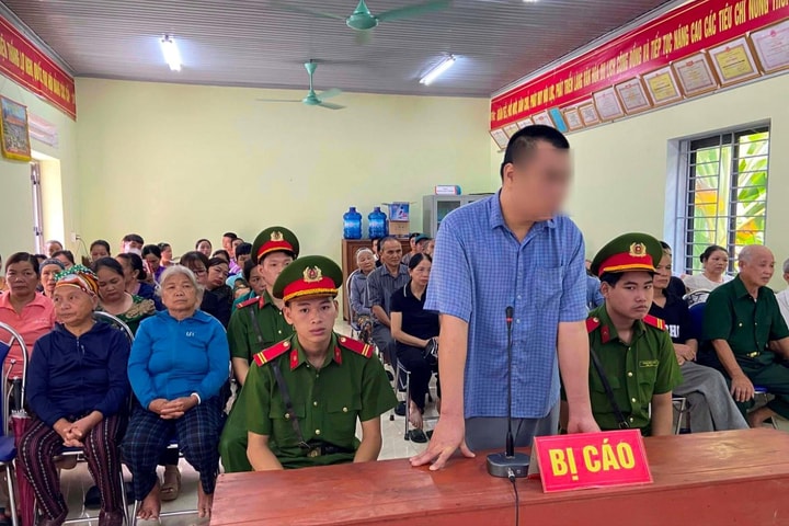 Lĩnh án vì tàng trữ thuốc phiện để sử dụng