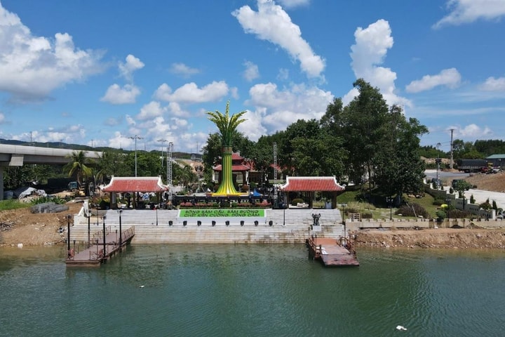 Những huyền thoại bất tử bên dòng sông xanh Long Đại