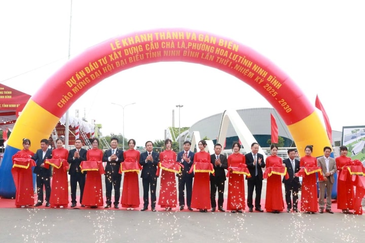 Ninh Bình: Khánh thành, gắn biển các công trình chào mừng Đại hội đại biểu Đảng bộ tỉnh