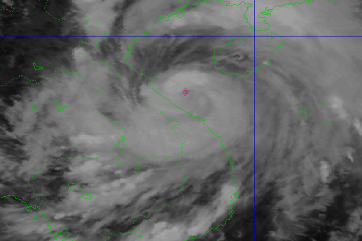 Bão số 10 giật cấp 15, Hà Nội cảnh báo lốc sét