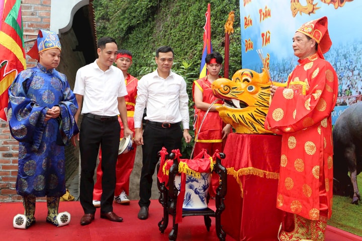 Rước nước - nghi thức trang trọng của Lễ hội chọi trâu Đồ Sơn