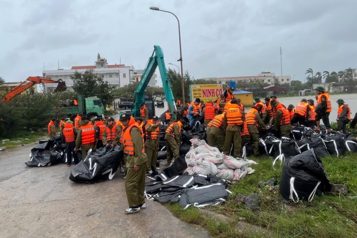 Ninh Bình công bố tình huống khẩn cấp sự cố sạt, sập mái kè biển Hải Thịnh 3