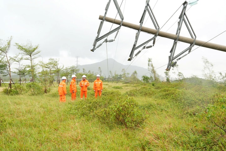 Tập trung khắc phục hư hại, nhanh chóng cấp điện trở lại cho người dân