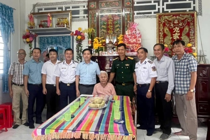 Báo Công lý chủ trì tổ chức nhiều hoạt động đền ơn đáp nghĩa tại Năm Căn