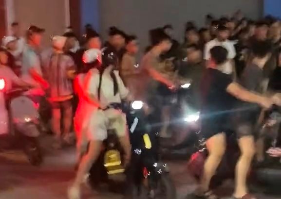 Nhóm thanh thiếu niên đuổi đánh nhau, 1 người bị thương