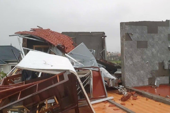 Ninh Bình: Bão số 10 gây thiệt hại nặng nề, 6 người chết, nhiều ngôi nhà bị sập