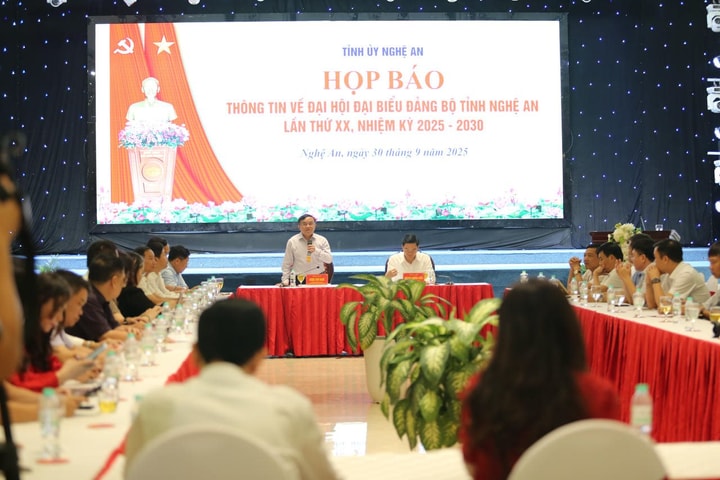 Đại hội Đảng bộ tỉnh Nghệ An sẽ 2 không “văn nghệ và hoa chúc mừng”