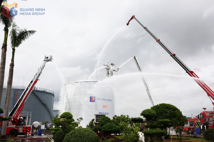 Diễn tập chữa cháy, cứu nạn và ứng phó sự cố tràn dầu quy mô lớn
