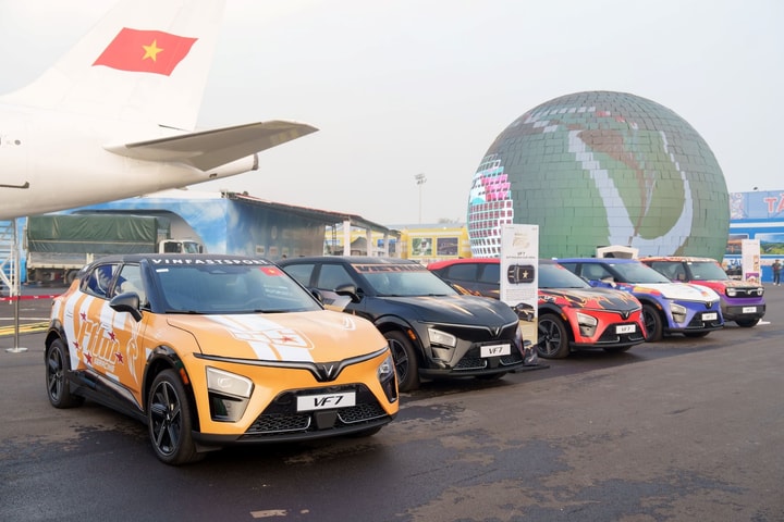 Khách hàng nói về VinFast VF 7: “An tâm từ vô lăng tới… ví tiền”