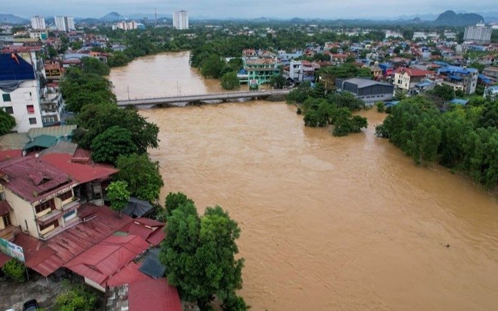 Lũ sông Thao vượt báo động 3 hơn 1m, tiếp tục lên cao