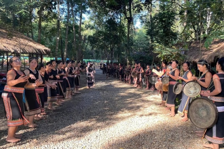 Tiêu chí xác định dân tộc còn nhiều khó khăn, khó khăn đặc thù