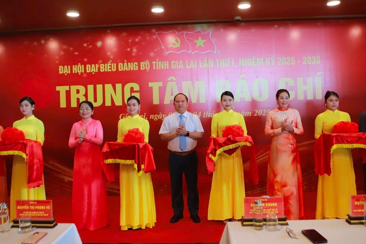 Đại hội đại biểu Đảng bộ tỉnh Gia Lai không nhận hoa chúc mừng