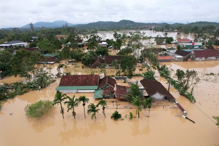 Nước sông Lam dâng cao, sơ tán hàng nghìn hộ dân