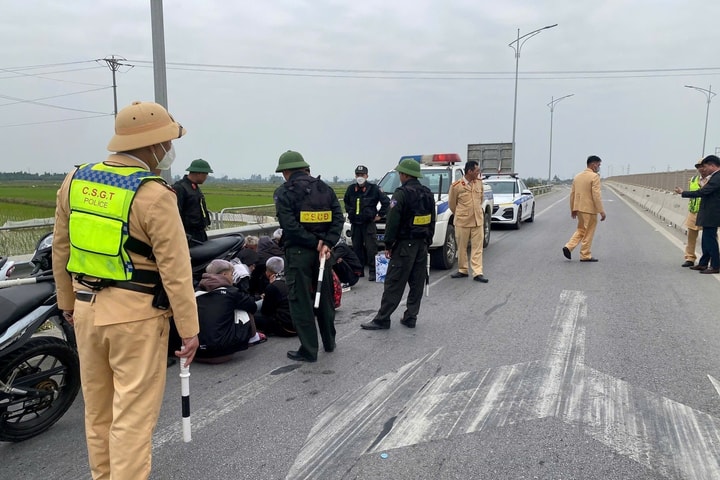 Đi ngược chiều trên cao tốc: Lỗ hổng ý thức cần được ngăn chặn