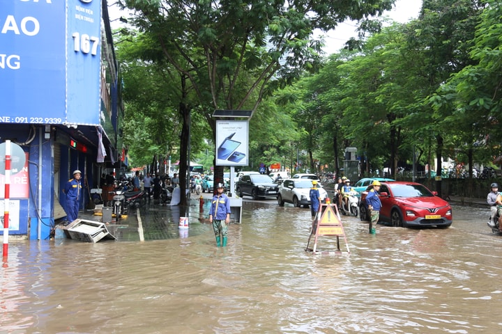 Hà Nội kích hoạt các biện pháp tiêu thoát nước trên toàn địa bàn