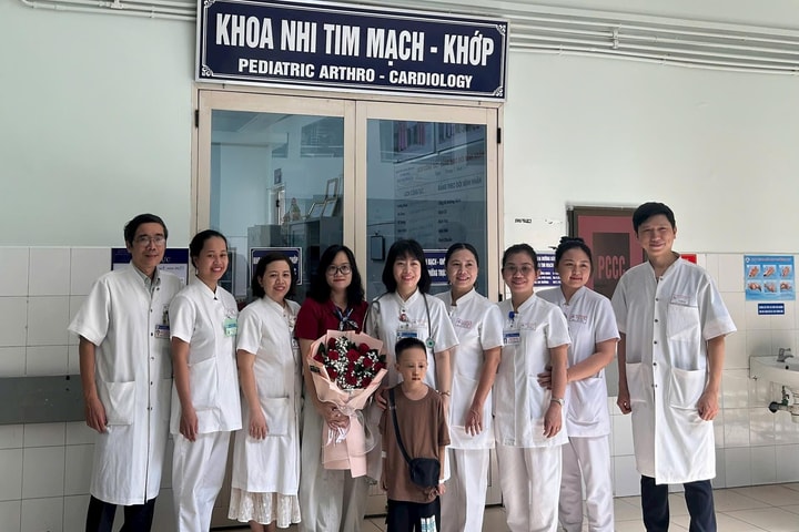 Cứu sống bệnh nhi 6 tuổi mắc dị dạng mạch máu phổi hiếm gặp