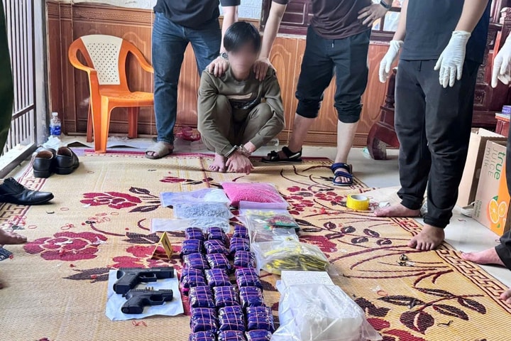 Công an Quảng Trị thu giữ 14kg ma túy và súng quân dụng