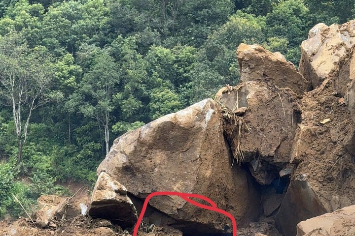 Lào Cai: Đã phát hiện vị trí xe bán tải mất tích cùng 3 người