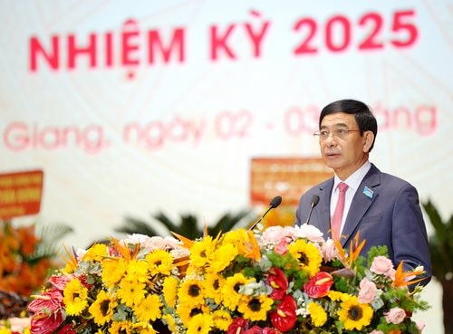 Đại tướng Phan Văn Giang đề nghị Đảng bộ tỉnh An Giang đẩy mạnh cải cách thể chế