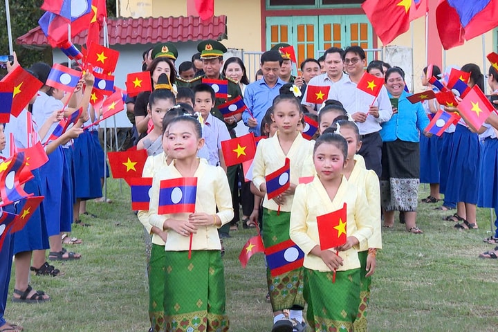 “Thiếu nhi Việt - Lào vui hội trăng rằm”: Lan tỏa tình hữu nghị, khẳng định nhiệm vụ chính trị nơi biên giới