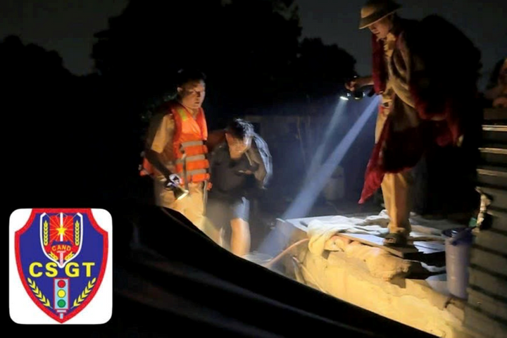 Bắt giữ phương tiện khai thác cát trái phép trên sông Sặt