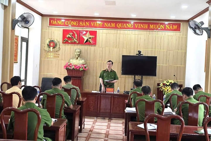 Lào Cai đưa chó nghiệp vụ vào tìm nạn nhân thứ 3 trong vụ xe ô tô bán tải gặp nạn ở xã Văn Bàn