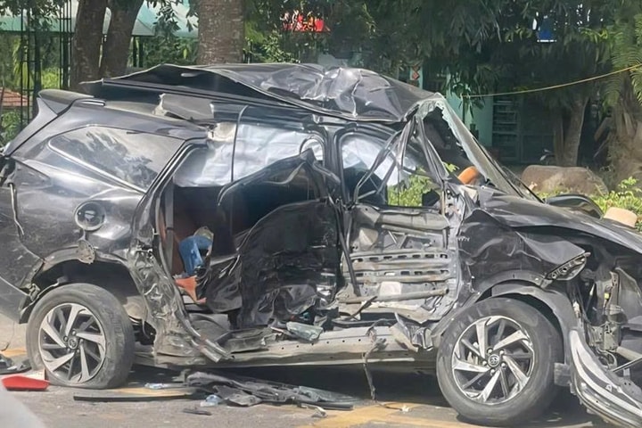 Tai nạn giao thông nghiêm trọng ở Quảng Trị: 4 người thương vong