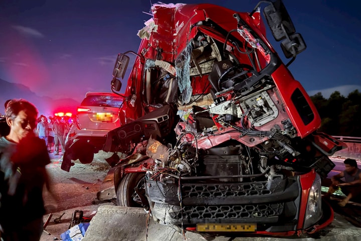 Va chạm liên hoàn trên tuyến La Sơn - Túy Loan, một người tử vong tại chỗ