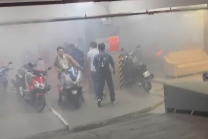 Cháy hầm giữ xe ở tòa nhà cao tầng TP.HCM