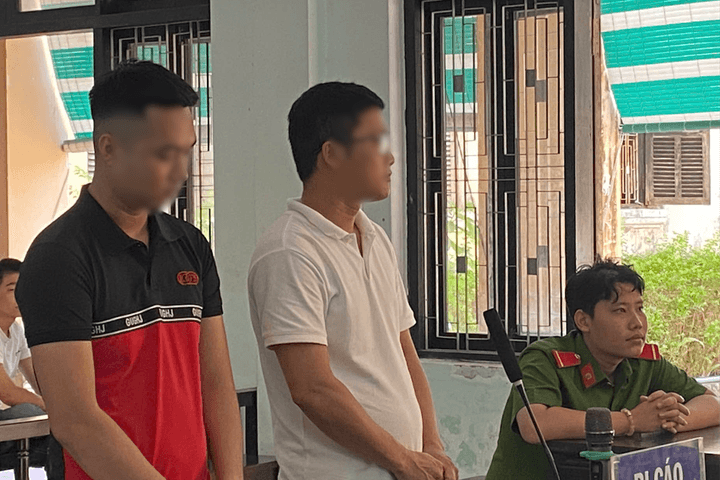 ‘Phê’ ma túy trong bar, hai đối tượng lĩnh án