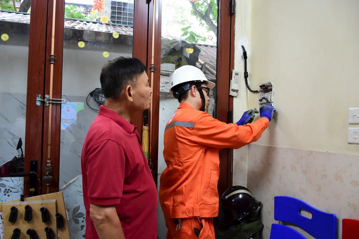 EVNHANOI triển khai dịch vụ điện gia tăng, nâng cao chất lượng phục vụ