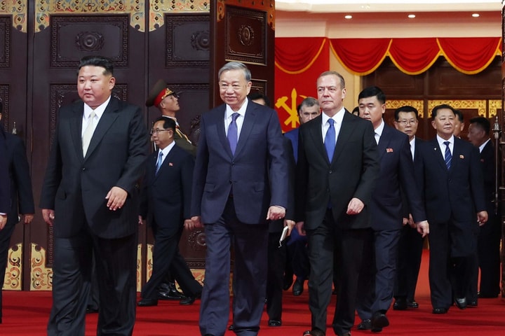 Tổng Bí thư dự chương trình kỷ niệm 80 năm thành lập Đảng Lao động Triều Tiên