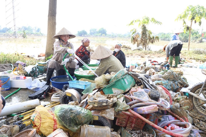 Nguy cơ dịch bệnh tăng cao sau mưa bão