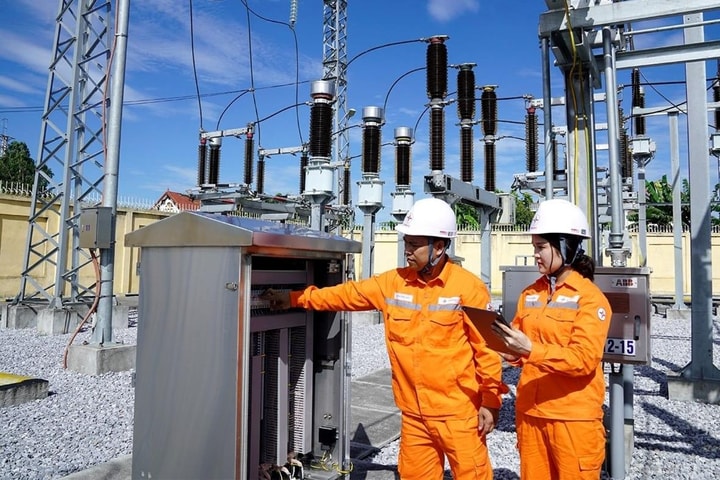 EVNNPC vững vàng vượt bão, gặt hái thành công 9 tháng đầu năm