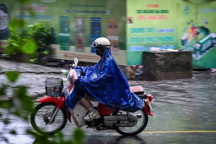 Dự báo thời tiết ngày mai 14/10: Không khí lạnh tràn về, nhiều khu vực mưa to đến rất to