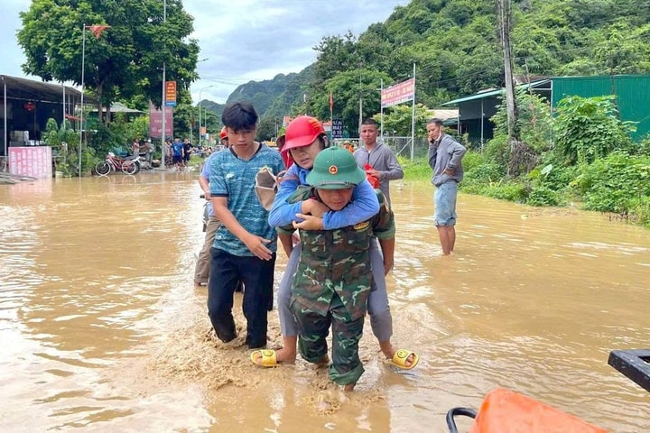 Bài 3: Dòng chảy yêu thương nối nhịp hồi sinh