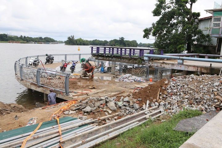 Đường đi bộ ven sông Hương dần thành hình, thêm điểm nhấn cho đô thị Huế