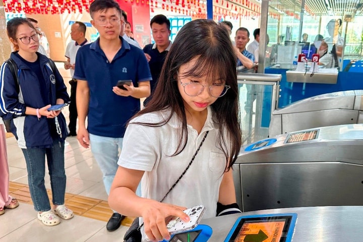 Hà Nội: Hiện đại hóa hệ thống giao thông công cộng gắn với chuyển đổi số trong thanh toán