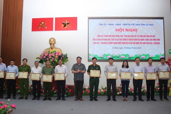 Phong trào “Toàn dân đoàn kết xây dựng đời sống văn hóa” tạo đà cho sự phát triển toàn diện của Cà Mau