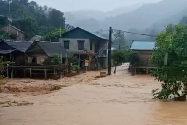 Mưa lớn gây ngập cục bộ, Quảng Trị sơ tán dân để đảm bảo an toàn