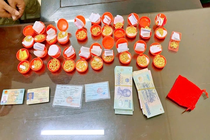 Bắt nhóm đối tượng thực hiện 30 vụ lừa bán vàng giả
