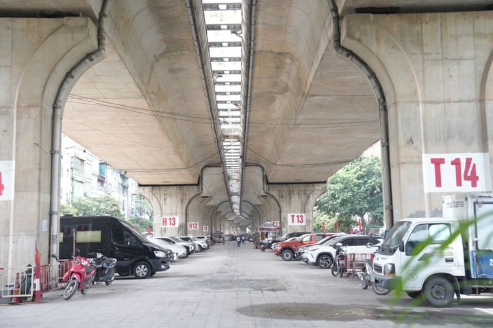 Xử lý nghiêm Chủ tịch UBND cấp xã nếu tái diễn bãi xe dưới gầm cầu