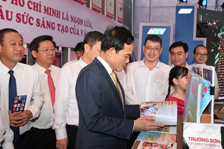 Tặng Không gian “Cây tri thức” và 126.000 quyển sách cho Học viện Cán bộ TP.HCM