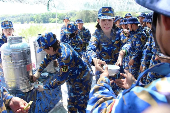 'Hoa biển' giữa trùng khơi