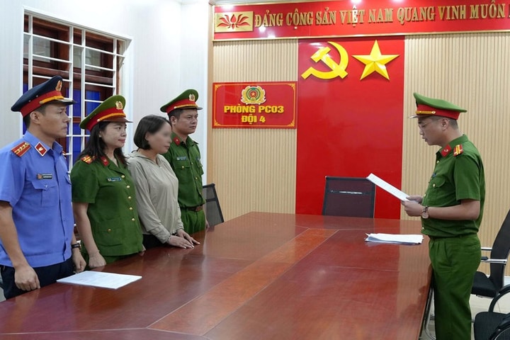 Khởi tố giám đốc công ty sản xuất dầu ăn giả