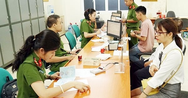 Công dân Việt Nam ở nước ngoài muốn được cấp thẻ Căn cước cần điều kiện  gì?