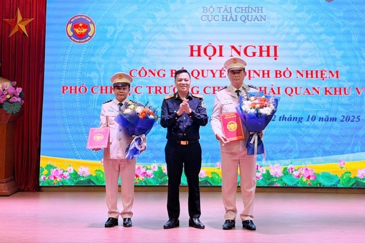 Bổ nhiệm 2 Phó Chi cục trưởng Chi cục Hải quan khu vực VIII