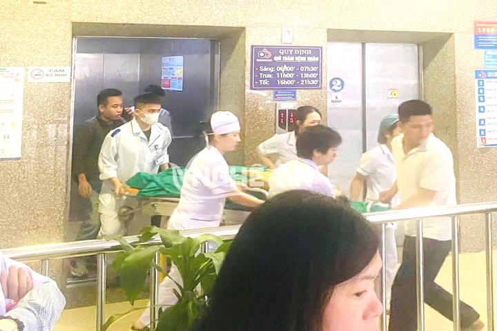 Người đàn ông cầm dao đâm nhiều người trong bệnh viện
