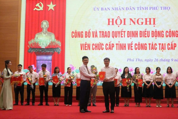 Phú Thọ điều động, biệt phái 442 cán bộ về cơ sở