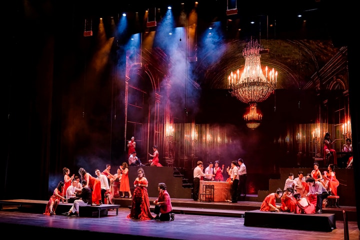 Khán giả Hà Nội đắm chìm trong bản tình ca bi tráng La Traviata